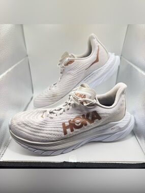 HOKA ONE ONE MACH 5 Size 8B